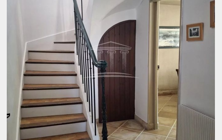 Maison SORGUES (84700)  163 m2 490 000 € 