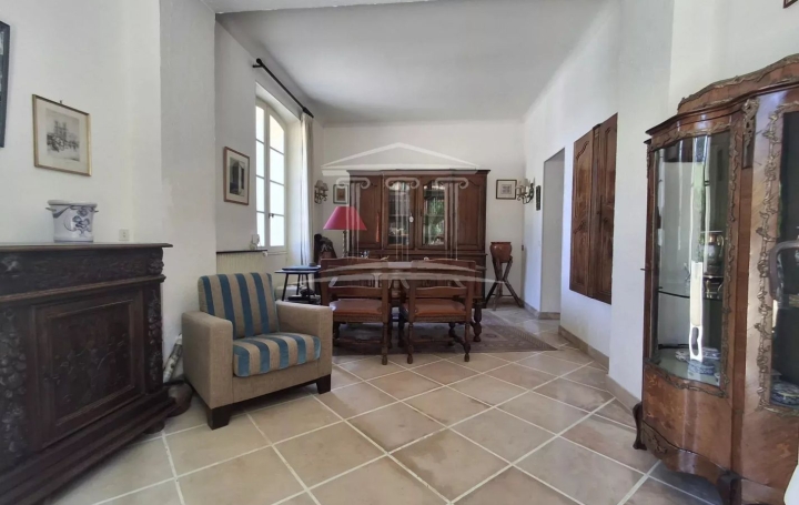 Maison SORGUES (84700)  163 m2 490 000 € 