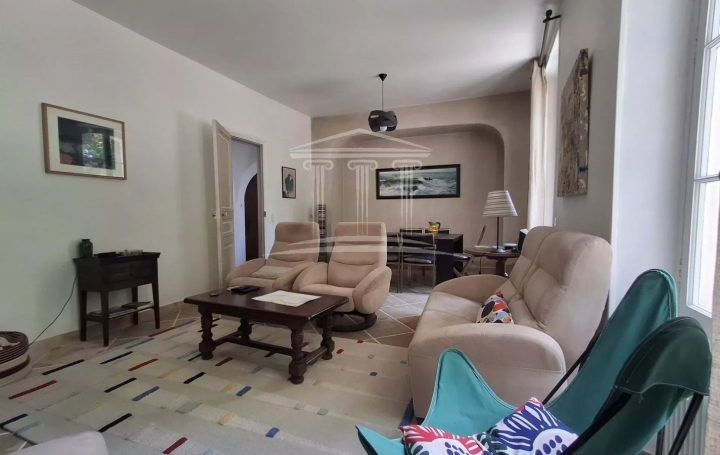 Maison SORGUES (84700)  163 m2 490 000 € 
