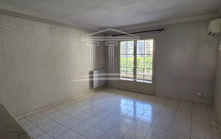 Immeuble SORGUES (84700)  209 m2 315 000 € 