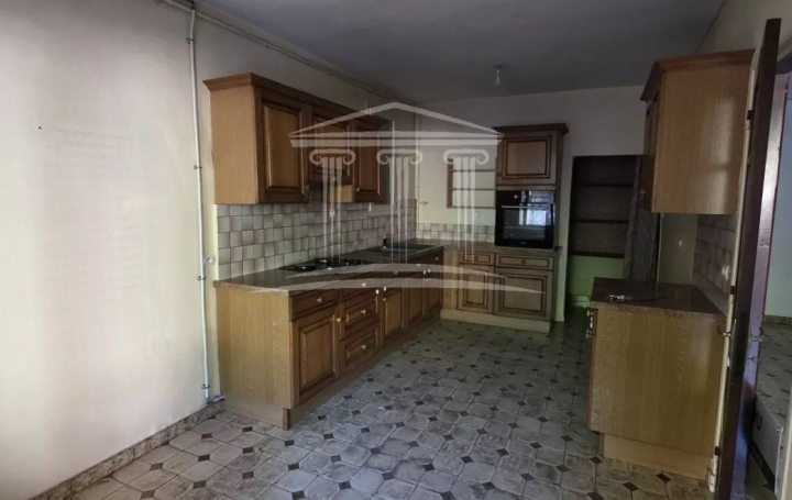 Immeuble SORGUES (84700)  209 m2 315 000 € 