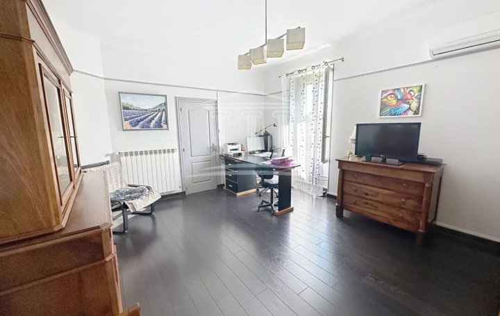 Maison SORGUES (84700)  161 m2 284 000 € 