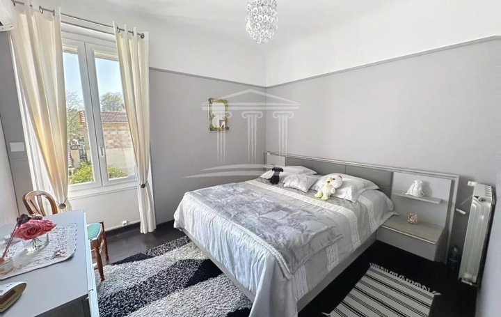 Maison SORGUES (84700)  161 m2 284 000 € 