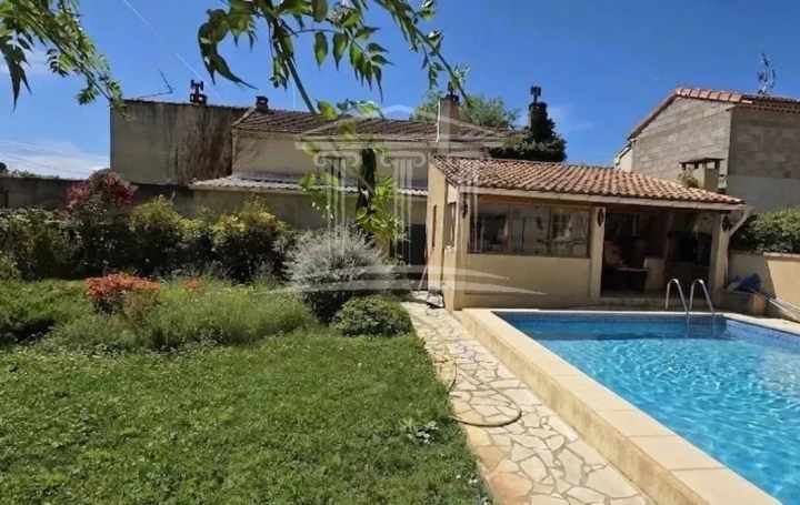 Maison SORGUES (84700)  161 m2 284 000 € 