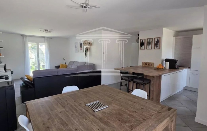 Maison MONTFAVET (84140)  81 m2 245 000 € 