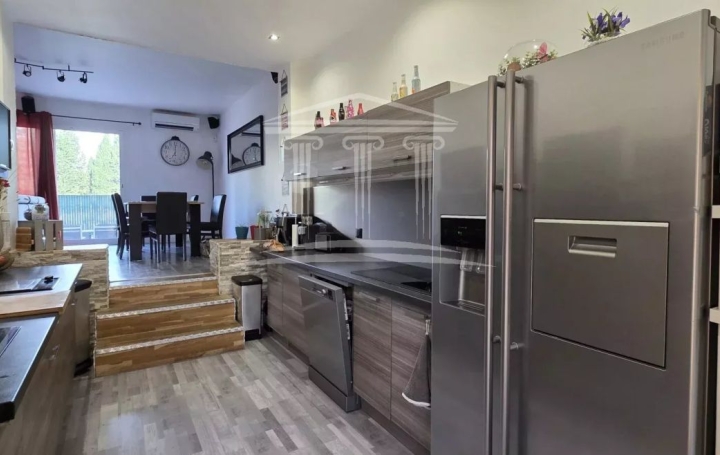 Maison SORGUES (84700)  105 m2 240 000 € 
