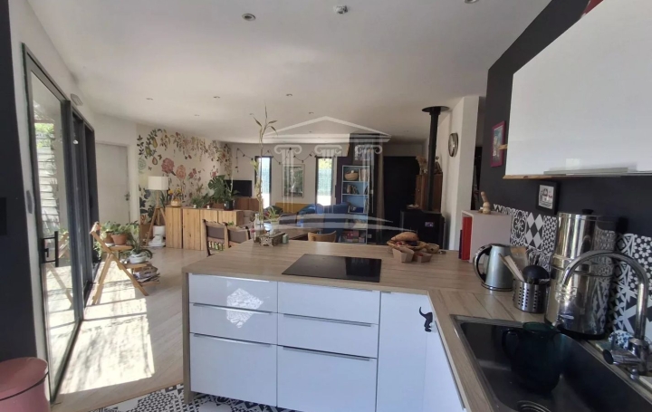 Maison SORGUES (84700)  97 m2 285 000 € 