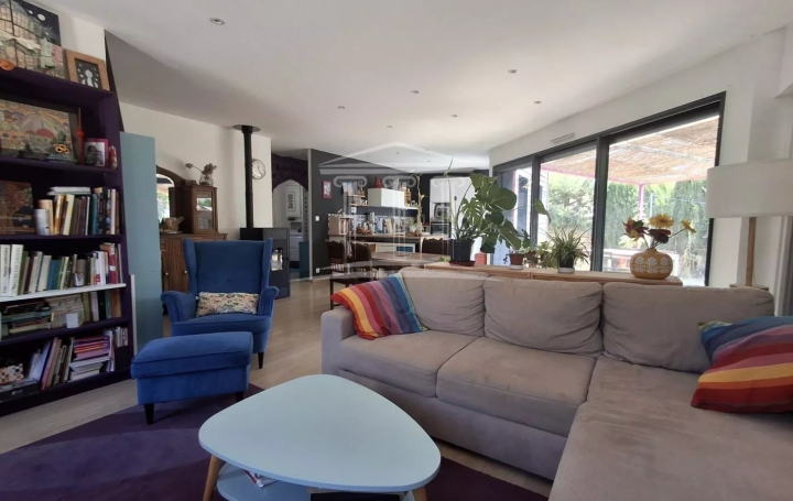 Maison SORGUES (84700)  97 m2 285 000 € 