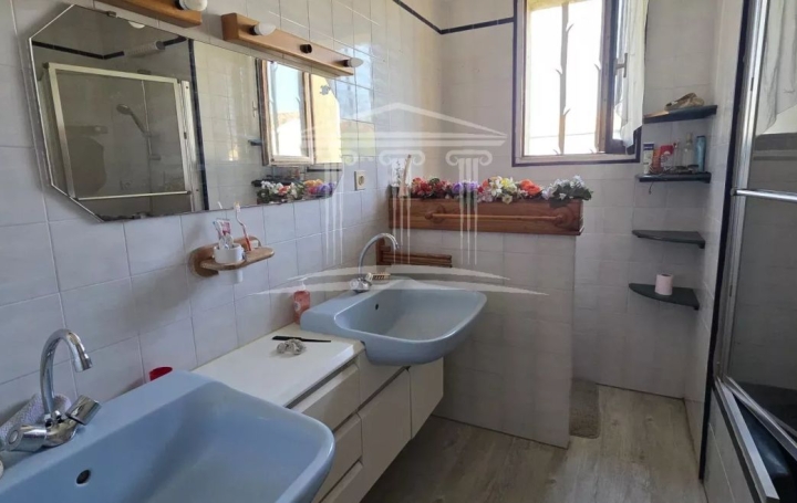 Maison MONTFAVET (84140)  137 m2 282 000 € 