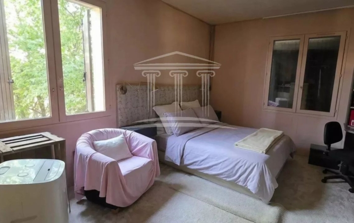 Maison MONTFAVET (84140)  137 m2 282 000 € 