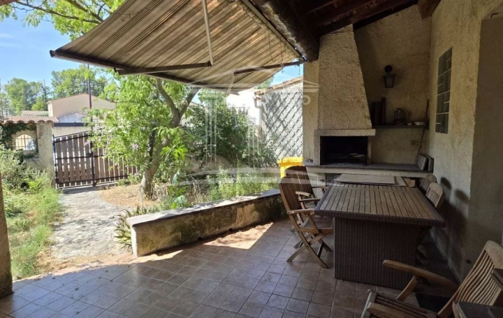 Maison MONTFAVET (84140)  137 m2 282 000 € 