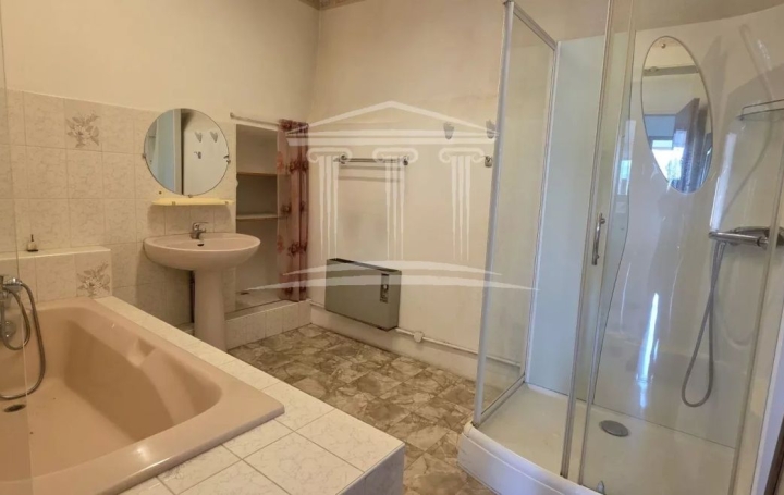 Maison ENTRAIGUES-SUR-LA-SORGUE (84320)  161 m2 252 000 € 