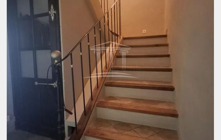 Maison SORGUES (84700)  252 m2 399 880 € 