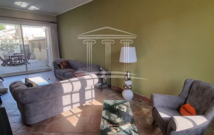 Maison SORGUES (84700)  252 m2 399 880 € 