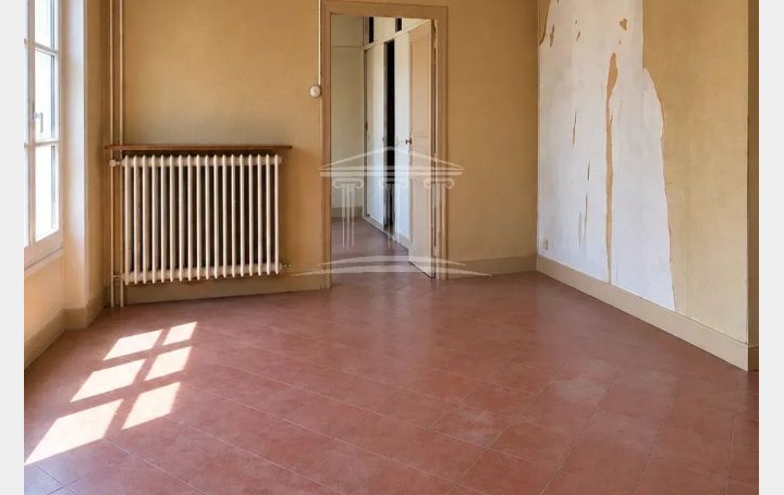 Maison SORGUES (84700)  240 m2 179 500 € 