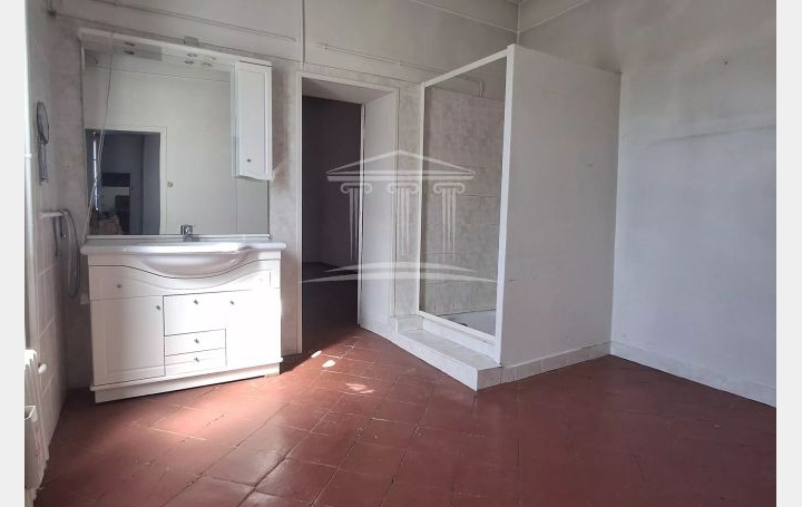 Maison SORGUES (84700)  240 m2 179 500 € 