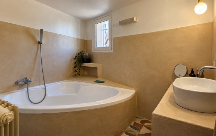 Maison SORGUES (84700)  77 m2 235 000 € 