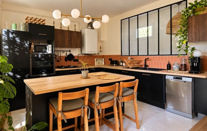 Maison SORGUES (84700)  77 m2 235 000 € 