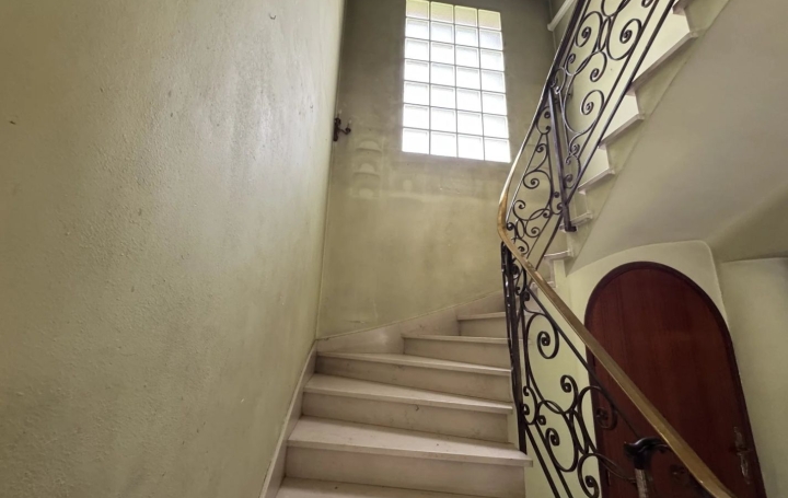 Maison CARPENTRAS (84200)  202 m2 395 000 € 