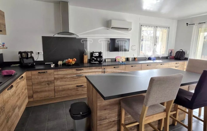 Villa SORGUES (84700)  146 m2 387 000 € 