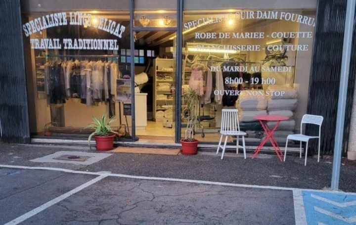 Local commercial MARSEILLE (13008)  48 m2 95 000 € 