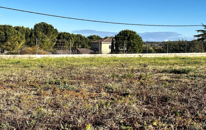Terrain SAINT-JULIEN-DE-PEYROLAS (30760)   138 000 € 
