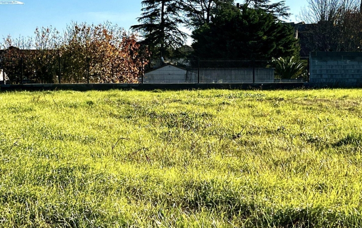 Terrain SAINT-JULIEN-DE-PEYROLAS (30760)   138 000 € 