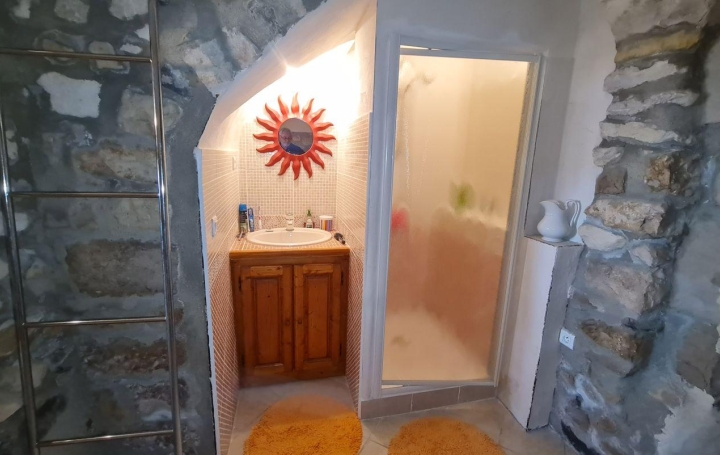 Maison ROCHEMAURE (07400)  138 m2 129 000 € 