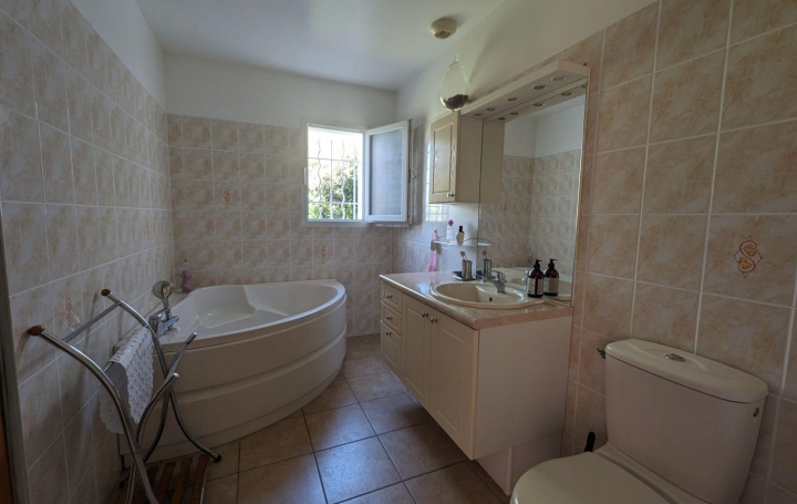 Maison MONTELIMAR (26200)  124 m2 395 000 € 