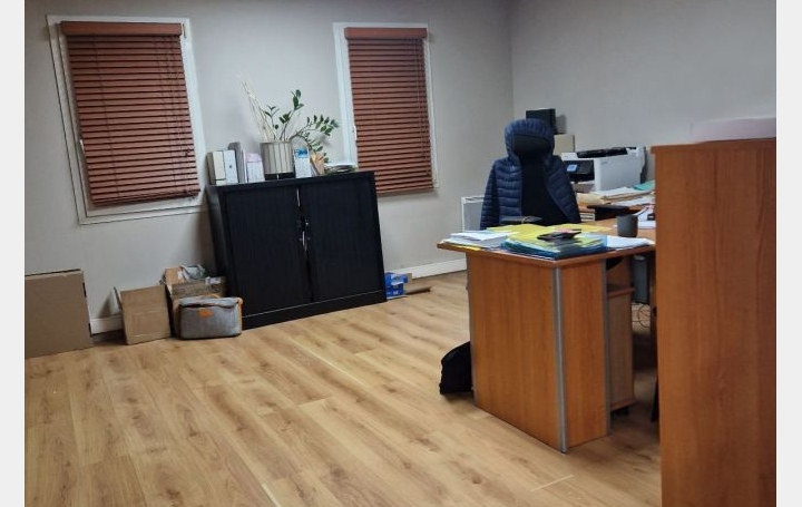 Local commercial PIERRELATTE (26700)  424 m2 300 000 € 