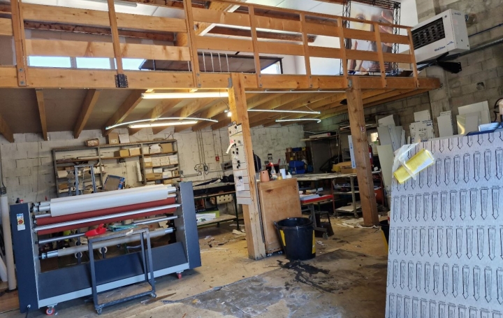 Local commercial PIERRELATTE (26700)  424 m2 300 000 € 