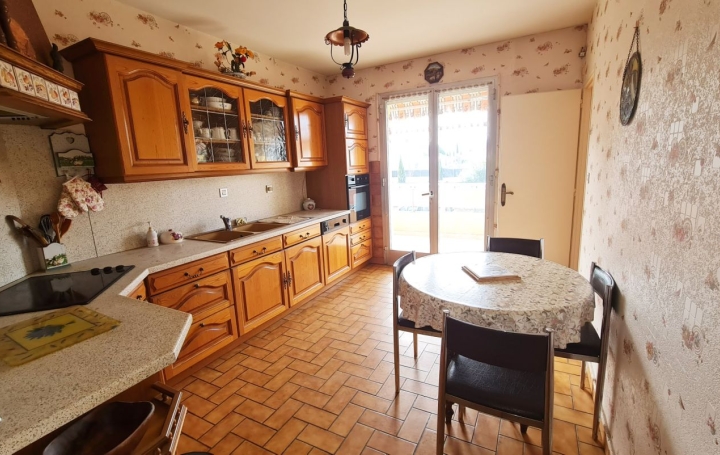 5 Pièces MONTELIMAR (26200)  110 m2 159 000 € 