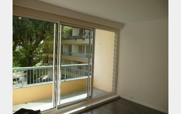 Réseau Immo-diffusion : Appartement P3  LAPALUD  58 m2 75 000 € 