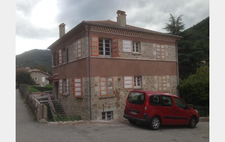 Réseau Immo-diffusion : Maison  SAINT-SAUVEUR-DE-MONTAGUT  150 m2 120 000 € 