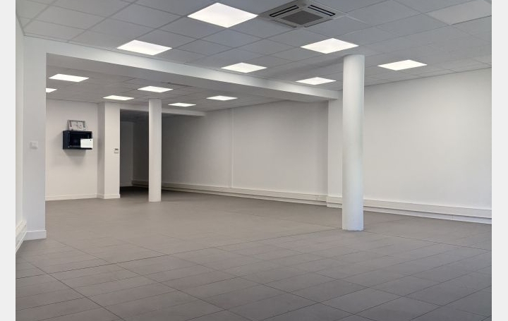 Local commercial SETE (34200)  111 m2 1 258 € 