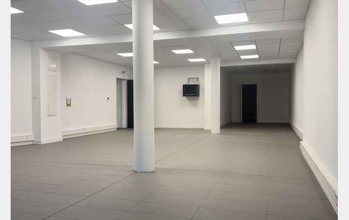 Local commercial SETE (34200)  111 m2 1 258 € 