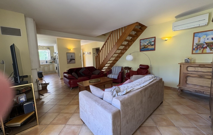 Maison LESPIGNAN (34710)  155 m2 469 000 € 