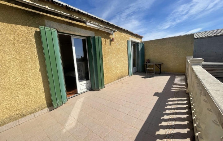 Maison VIAS (34450)  200 m2 884 000 € 