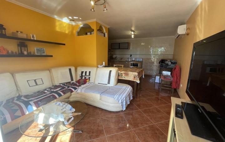 Maison VIAS (34450)  200 m2 884 000 € 
