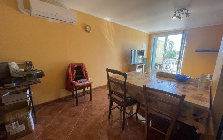 Maison VIAS (34450)  200 m2 884 000 € 