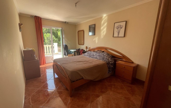 Maison VIAS (34450)  200 m2 884 000 € 