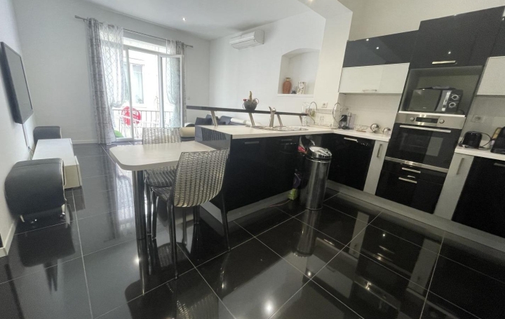 3 Pièces SETE (34200)  67 m2 295 000 € 