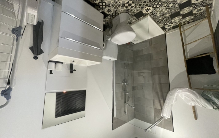 2 Pièces SETE (34200)  27 m2 100 000 € 