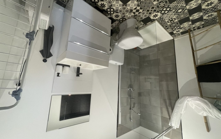2 Pièces SETE (34200)  27 m2 100 000 € 