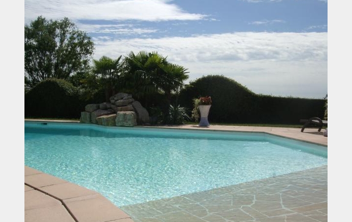 Réseau Immo-diffusion : Villa  ORLIENAS  188 m2 725 000 € 