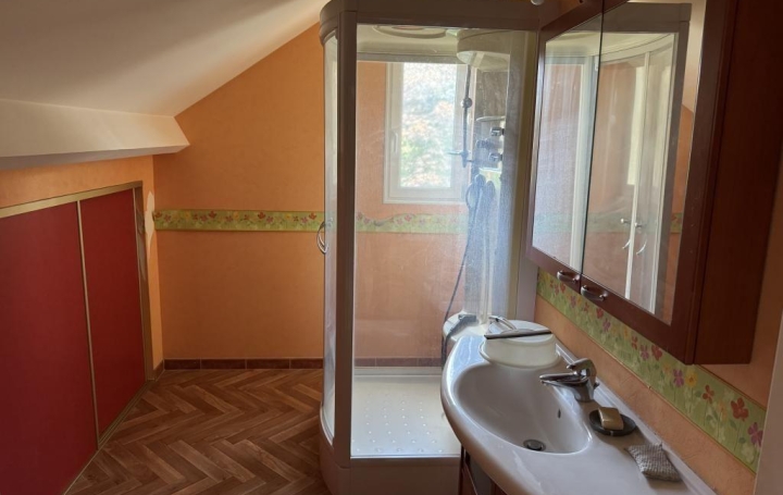 Maison SAINT-AMAND-MONTROND (18200)  163 m2 153 725 € 