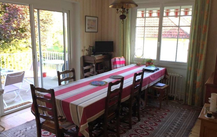 Maison SAINT-AMAND-MONTROND (18200)  163 m2 153 725 € 