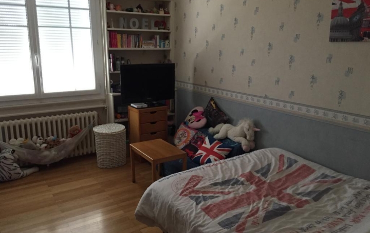 Maison SAINT-AMAND-MONTROND (18200)  163 m2 153 725 € 