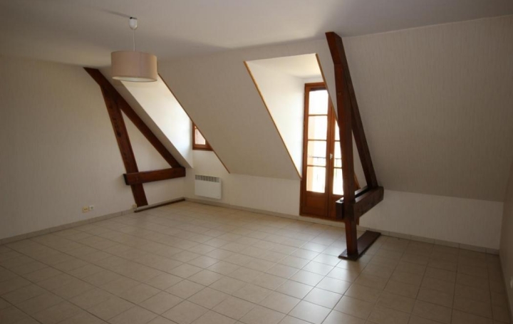 Réseau Immo-diffusion : Appartement P3  SAINT-AMAND-MONTROND  71 m2 78 000 € 