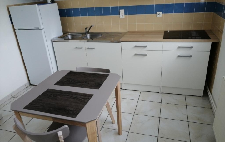 Immeuble SAINT-AMAND-MONTROND (18200)  240 m2 251 000 € 